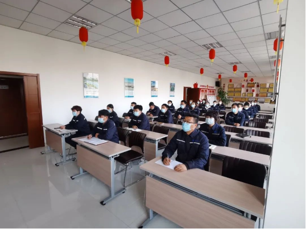 《“學(xué)習(xí)二十大 永遠(yuǎn)跟黨走 奮進(jìn)新征程”—引領(lǐng)銀川中鐵水務(wù)高質(zhì)量發(fā)展》